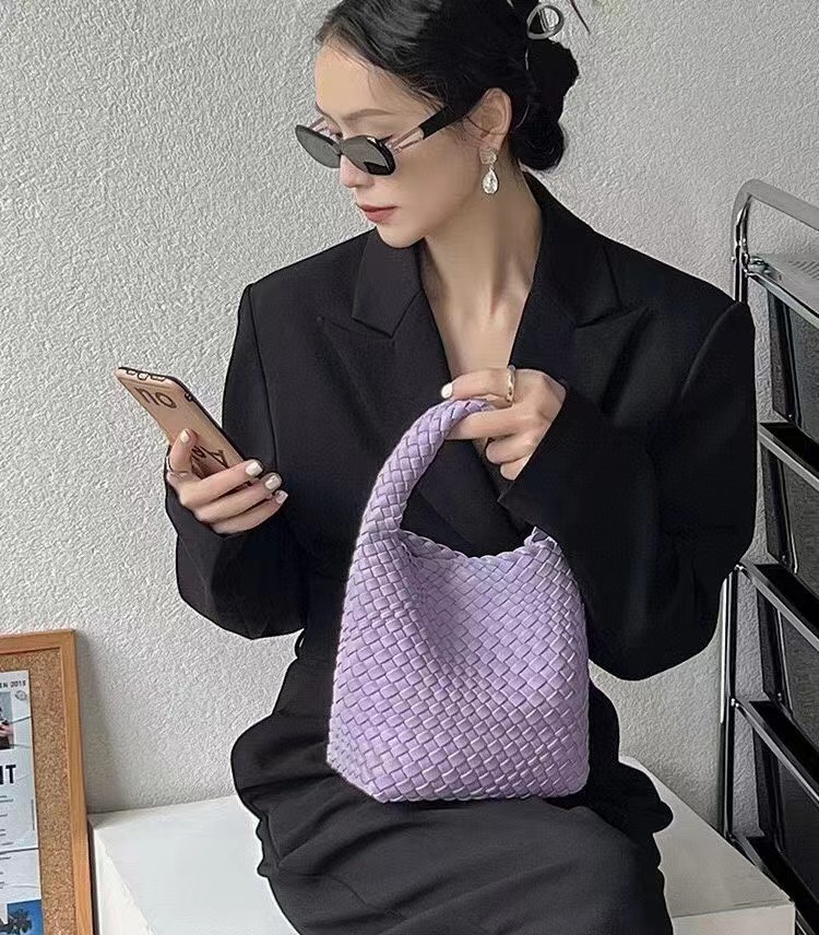 Designer luxury bag Woven tote - đánh giá và giá Luxury Bags Price