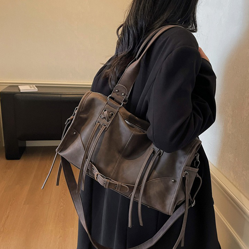 Y2K motorcycle bag for women l - đánh giá và giá Luxury Bags Price